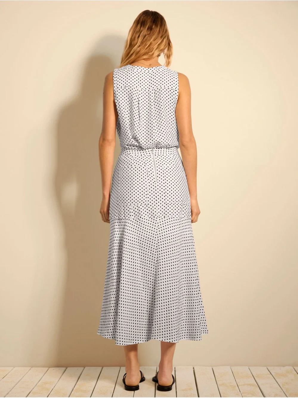 NWT Cabi Spot On Skirt - Picture 3 of 3